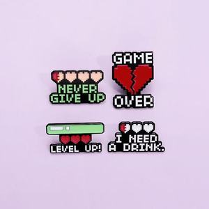En gros : Pins de jeu en métal, badges en métal style pixel 'Game Over' tendance, et pins en émail souple style anime pour vêtements - Product Image 4