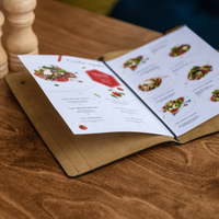 Couverture de menu en cuir PU personnalisée Cafe Bar Restaurant Menu Holder Personnalisation du logo personnalisé