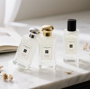 ขวดสเปรย์น้ำหอมแก้วสี่เหลี่ยมสุดหรูพร้อมฝาสีดำทองหรือเงินแรงบันดาลใจจากการออกแบบ <span class=keywords><strong>Jo</strong></span> <span class=keywords><strong>Malone</strong></span> ขนาด30มล. 50มล. 100มล. - Product Image 6