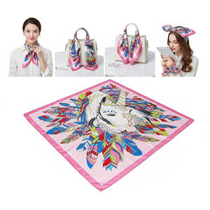 Écharpe en soie personnalisée avec imprimé licorne rose et plumes, 90 cm carré, hijab en satin pour femmes, bandeau pour cheveux et cadeau - Product Image 1
