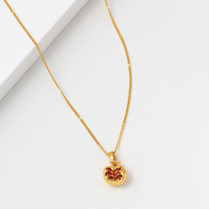 Vente en gros de bijoux tendance Collier femme minimaliste plaqué or incrusté de zircone Collier pendentif spécial grenades et fruits - Product Image 3