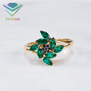 Bague en or 10K 14K avec tsavorite vert foncé taille marquise et saphir cultivé en laboratoire CVD/HPHT du Sri Lanka – Cadeau d'anniversaire ou de mariage - Product Image 1