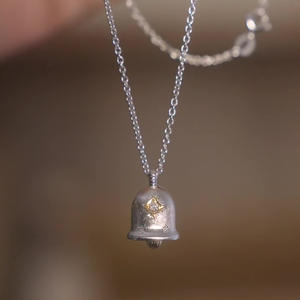 Collar con Colgante de Plata de Ley S925 de Alta Gama, Estilo Vintage, Esmeralda Cepillada con Diseño Ovalado de Diamantes Completos, Joyería de Platino - Product Image 5