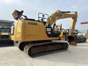 Excavatrice sur chenilles Caterpillar 320E d'occasion à prix avantageux pour chantier de construction - Product Image 5