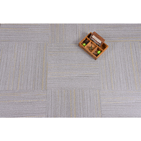 Moquette en PVC plastique de Foshan, vinyle à clic imperméable pour usage intérieur