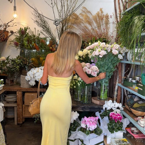 Robe de bureau ajustée en crêpe de coton jaune, élégante et décontractée, à col plié et épaules dénudées, longueur genou, commande personnalisée en gros - Product Image 4