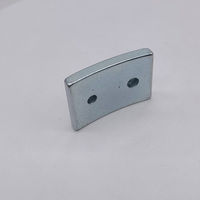 Magnet NdFeB N52 Arc yang Kuat dengan Lubang Pemasangan Langsung, Dimensi Kustom, Logam Tanah Jarang untuk Perakitan Motor & Rotor Industri