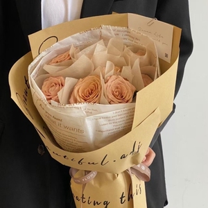 Papel de Regalo con Diseño de Flores de Periódico Inglés Pintado a Mano LUCIA, Papel Glassine Grueso Retro Impermeable para Ramos de Rosas - Product Image 2