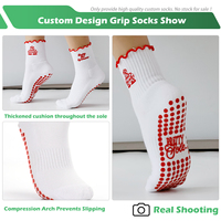Logo personnalisé Gym Grippy Yoga chaussettes pour femmes mignon brodé lettre anti-dérapant Grip Pilates chaussettes pour l'automne