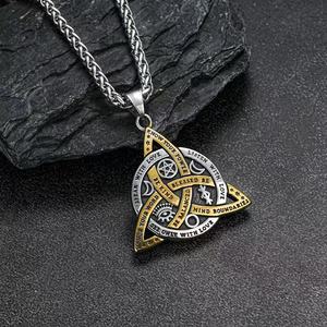 Yunnique – collier avec pendentif Triangle rétro en acier inoxydable pour hommes, design géométrique, chaîne de bijoux, accessoire pour pull - Product Image 2