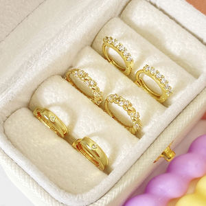 ต่างหูห่วงทองเหลืองประดับเพชรซิคอน ZC ทันสมัยสำหรับผู้หญิง งานปาร์ตี้ งานแต่งงาน ของขวัญ ชุบทอง 18K - Product Image 5