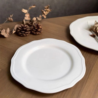 Assiette en céramique blanche pure en relief de dentelle antique française style Ins plat avancé pour dessert petit déjeuner assiette de service Dim Sum