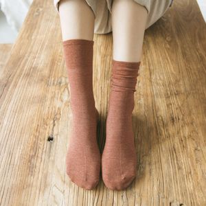 Calcetines <span class=keywords><strong>de</strong></span> algodón para hombre S890048JY, nuevo estilo otoño/invierno, color liso, ideales para Instagram, apilados, calcetines <span class=keywords><strong>de</strong></span> punto sencillos con punta plana. - Product Image 2