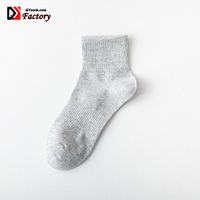 Vente en gros de chaussettes de sport jetables de haute qualité de couleur unie chaussettes unisexes confortables
