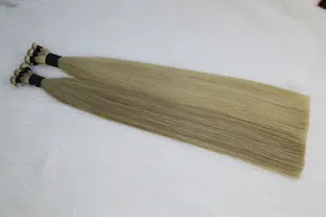 Trama de pelo de Color Piano alineada con cutícula, trama de pelo gris para coser, trama de pelo recta de color rubio Remy ruso atado a mano