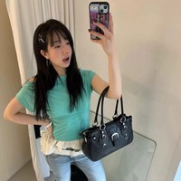 Sac à bandoulière rétro grande capacité en PU avec fermeture éclair, style biker, pour femme, à porter à l'épaule ou sous le bras, avec deux sangles, idéal pour les trajets quotidiens et toutes occasions.