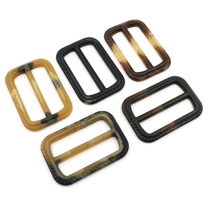 Tùy chỉnh thực hiện chất liệu nhựa giả sừng da hiệu ứng hình chữ nhật phù hợp với áo blazer nút vành đai để bán - Product Image 4