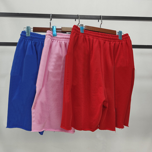 Short unisexe en coton doux idéal pour les sports d'été tenue décontractée confortable toute la journée pour les hommes femmes fabrication - Product Image 4