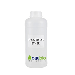 DICAPRYLYL etere agisce come <span class=keywords><strong>un</strong></span> emolliente per fornire <span class=keywords><strong>un</strong></span> sollevamento rinfrescante alla pelle - Product Image 1
