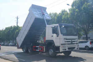 Camion à benne basculante lourd Diesel SINOTRUK HOWO 6X4 utilisé moteur Weichai lit d'inclinaison hydraulique télécommande arrière de Transmission automatique - Product Image 2