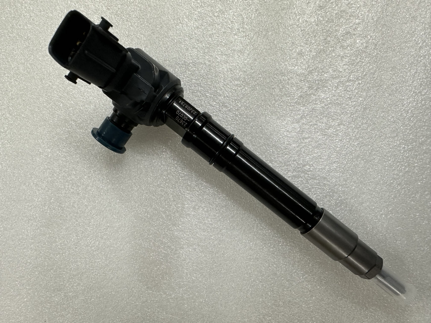 common rail injector 23670-0E070 23670-09460 for Toyota 1GD diesel injector nozzle 23670-0E070  23670-0946 295700-11100