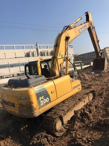 รถขุดตีนตะขาบ Komatsu PC200-8 มือสองของแท้จากญี่ปุ่น น้ำหนัก 20 ตัน ระบบไฮดรอลิก ขาย - Product Image 2