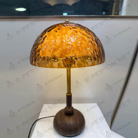 Lampe de table LED moderne en acrylique ambré, lampe de chevet de luxe, éclairage décoratif nordique