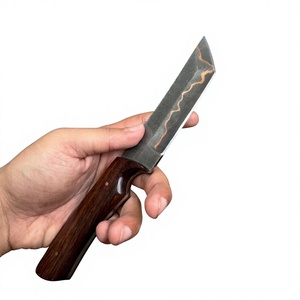 Couteau en acier Damas forgé à la main avec manche en bois, personnalisable, pour la chasse, le camping et la survie - Product Image 3