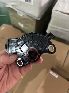 Interruptor de Seguridad Neutral COWTOTAL para Mitsubishi Lancer CS3 1.6 Touring <span class=keywords><strong>Cs6</strong></span> 2.0 Ck5 Galn Eclipse Mirage OEM MR983147 - Product Image 1