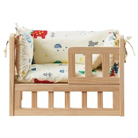 Lit pour chien en bois personnalisé avec cadre en pin, coussin en tissu et options de logo pour le repos des petits chiens