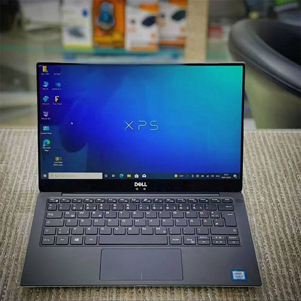 Grade- a Used Dell- XPS 13 9300 13.3 Inch Premium Laptop CoreI5-1035G1 8G 256G SSD Thin Bezel Portable Business PC