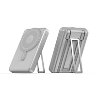 Nouvelle arrivée de banques d'alimentation magnétiques sans fil 5000mAh et 10000mAh Station d'alimentation portable avec support
