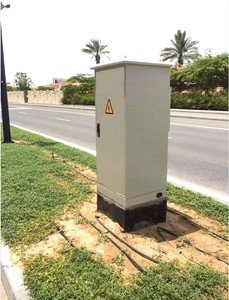 UPS Monofásico para Exteriores con Onda Sinusoidal Pura de 2KVA 50Hz, Modo de Funcionamiento Prolongado Personalizado, Fabricante Chino para Uso en Telecomunicaciones - Product Image 1
