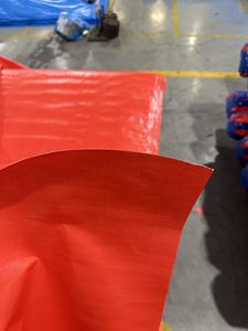 Bâche en PE rouge haute résistance, haute capacité, couleur personnalisée, taille personnalisée, résistante aux UV, imperméable, rouleau de bâche - Product Image 6