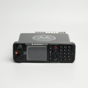 Radio Móvil TETRA <span class=keywords><strong>Motorola</strong></span> MTM5400 Original, 10W, Pantalla a Color, DMO, Repetidor Gateway, Kit de Suministro <span class=keywords><strong>para</strong></span> Vehículos de Transporte Público - Product Image 1