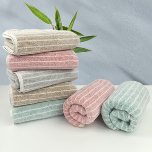 Toallas de coral con rayas de 35x75 cm, absorbentes y sin pelusas, para uso doméstico y hotelero. - Product Image 1