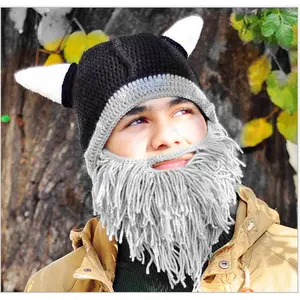 Nueva llegada Popular Otoño Invierno divertido creativo cuerno vikingo barba flecos hecho a mano lana tejida barba sombrero