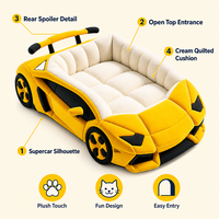 Lit pour chat en forme de voiture de sport en peluche, portable, avec coussin crème, ouverture supérieure, matelassé et confortable pour petits chiens et chats