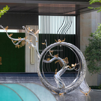 Grande décoration de piscine extérieure moderne circulaire de conception artistique personnalisée Sculpture en acier inoxydable de poisson d'art moderne