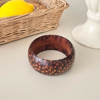 Gelang Kayu Lebar Vintage Motif Leopard Gaya Etnik Unik dan Mewah untuk Aksesori Pergelangan Tangan