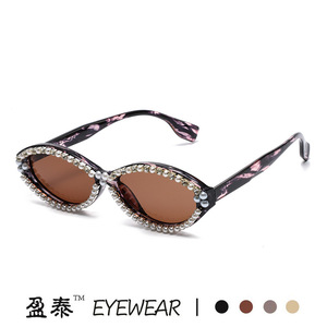 แว่นตา แว่นกันแดดทรงแคทอาย กรอบสีดำ ประดับมุก UV400 แว่นกันแดดผู้หญิง - Product Image 4