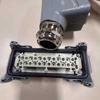Oferta Especial: Kit de Inserción de Carcasa para Conector de Alta Resistencia HARTING HAN-24B (Modelos 09300240301, 19300241522, 09330242601, 09330272701, 10330240000)