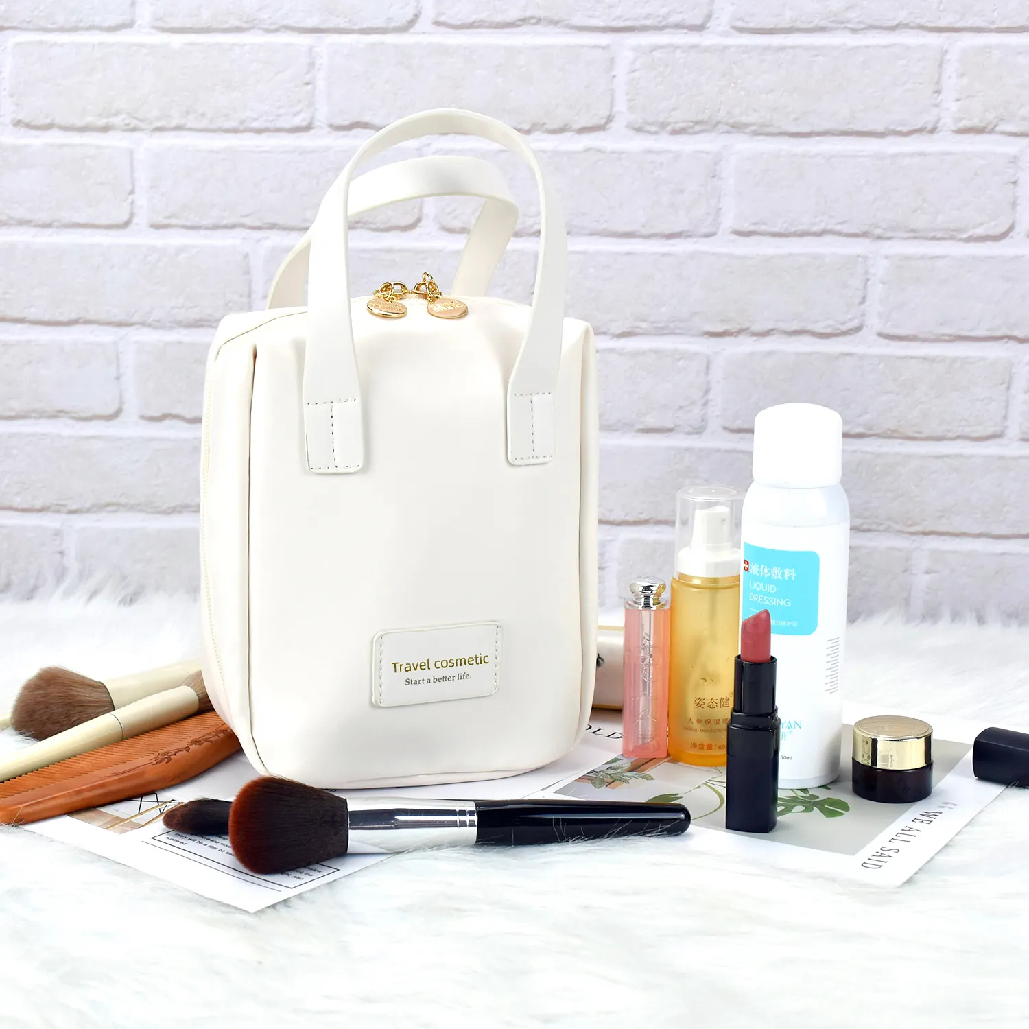 Nouveau sac de toilette de voyage en cuir PU portable de grande capacité organisateur sac de maquillage multifonctionnel pour les femmes