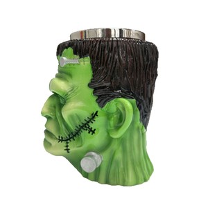 Mug en céramique Frankenstein vert, design original pour cadeaux et boissons - Product Image 5