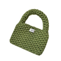 Petit sac carré dames sac à main 2025 Simple à la main Crochet sac laine tissé sac à bandoulière en gros