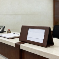 Présentoir de nom de membre de conférence en cuir, pliable, triangulaire, personnalisé pour table ou bureau