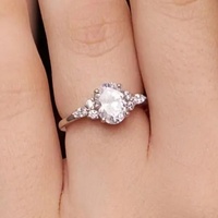 Bague de fiançailles ovale 0,5-3 carats à trois pierres avec pierres latérales en forme de poire, diamant de laboratoire, or massif 10K/14K/18K, certifiée IGI CVD/HPHT, personnalisable