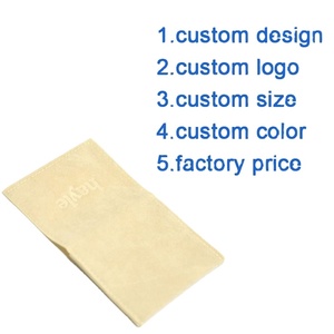 Pochette à bijoux en daim beige avec logo embossé personnalisé, enveloppe à rabat, emballage pour bijoux - Product Image 6