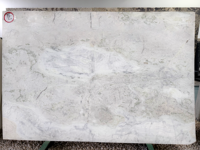 Dalle de marbre blanc naturel sur mesure, polie, moderne, écologique, pour comptoirs de cuisine et îlots de salle de bain, vente en gros