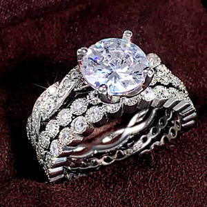 Set di Gioielli da Sposa Q147, Anello di Fidanzamento in Oro Bianco con Diamante Taglio Brillante Rotondo, Gioielleria Fine da Donna - Product Image 3